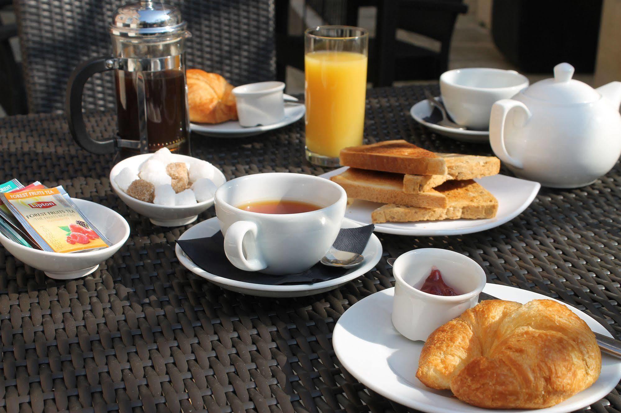 Andover House Hotel & Restaurant - Adults Only เกรทยาร์มัธ ภายนอก รูปภาพ